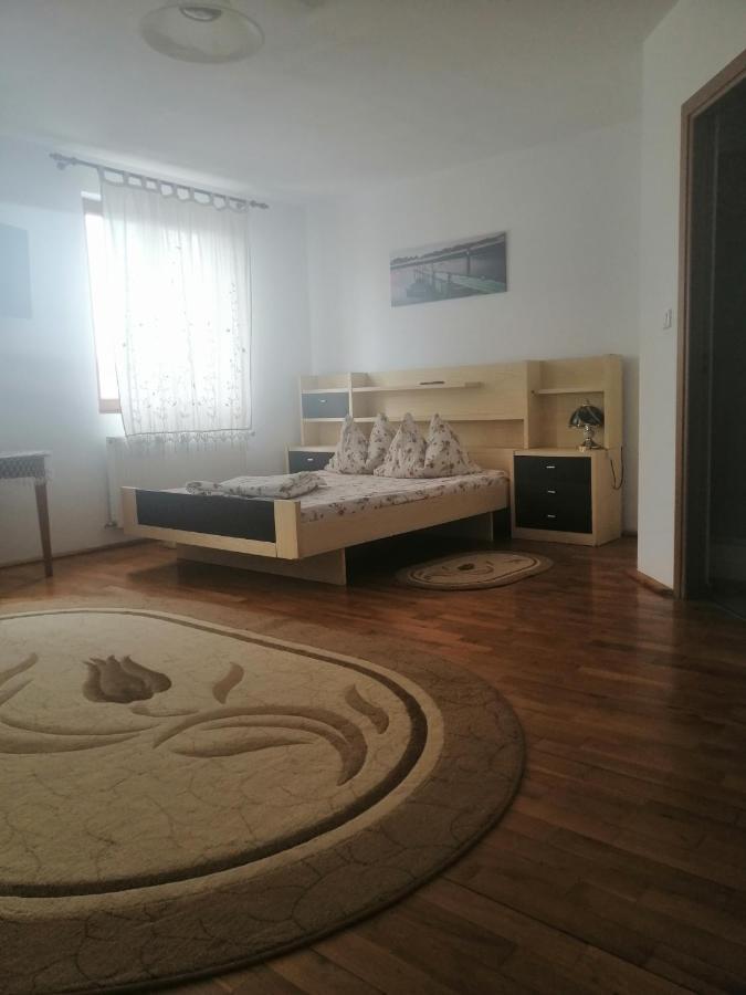 Helga House Hostel Τούρντα Εξωτερικό φωτογραφία
