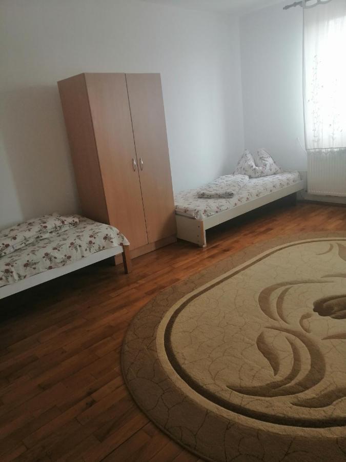 Helga House Hostel Τούρντα Εξωτερικό φωτογραφία