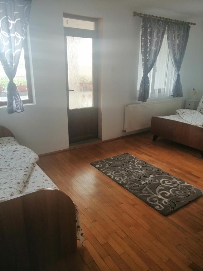 Helga House Hostel Τούρντα Εξωτερικό φωτογραφία