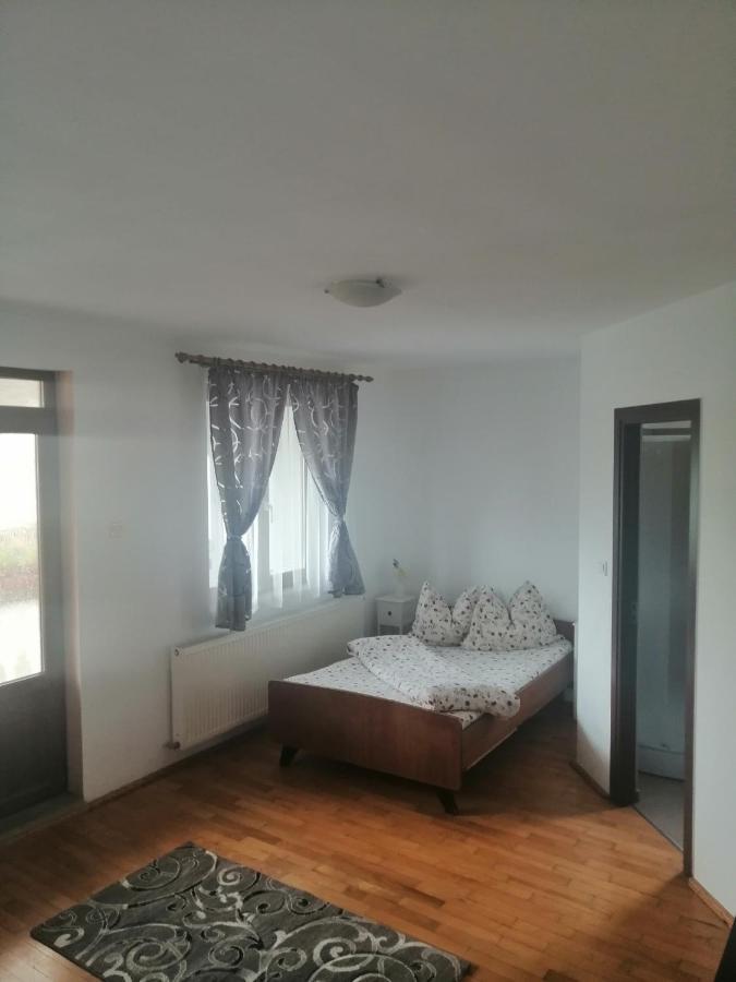 Helga House Hostel Τούρντα Εξωτερικό φωτογραφία