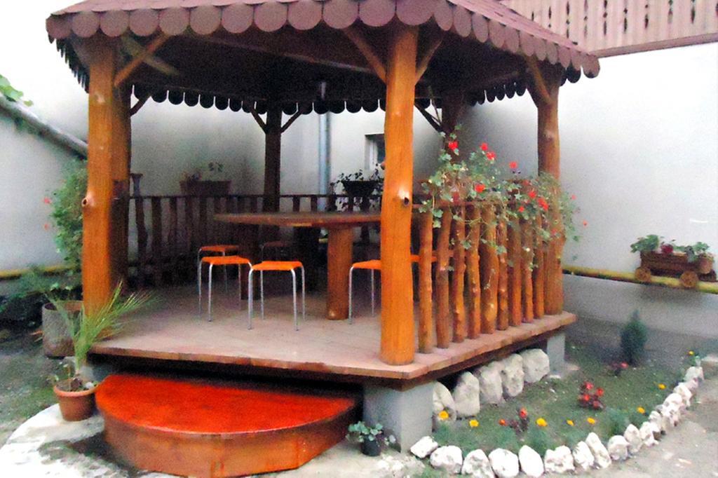 Helga House Hostel Τούρντα Εξωτερικό φωτογραφία