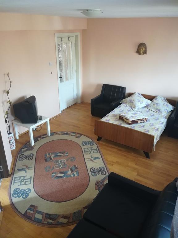 Helga House Hostel Τούρντα Εξωτερικό φωτογραφία